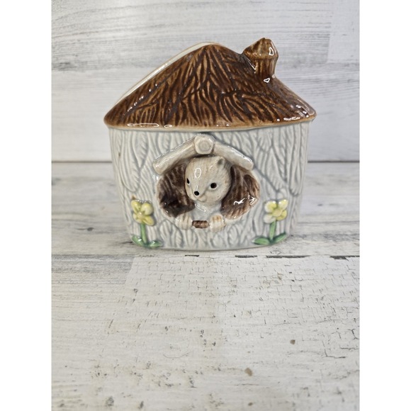 The Unbranded Brand Other - Vintage Ceramic Squirrel Cottage Napkin Holder Thatched Roof House 4.5"